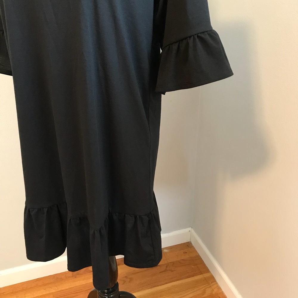 PrettyLittleThing Ruffled Shift Dress - Picture 2 of 6